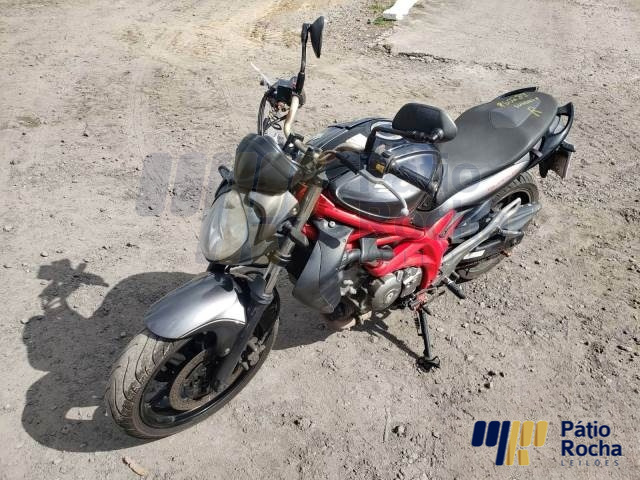 LOTE 19 SUZUKI GLADIUS 650 2015/2016 
